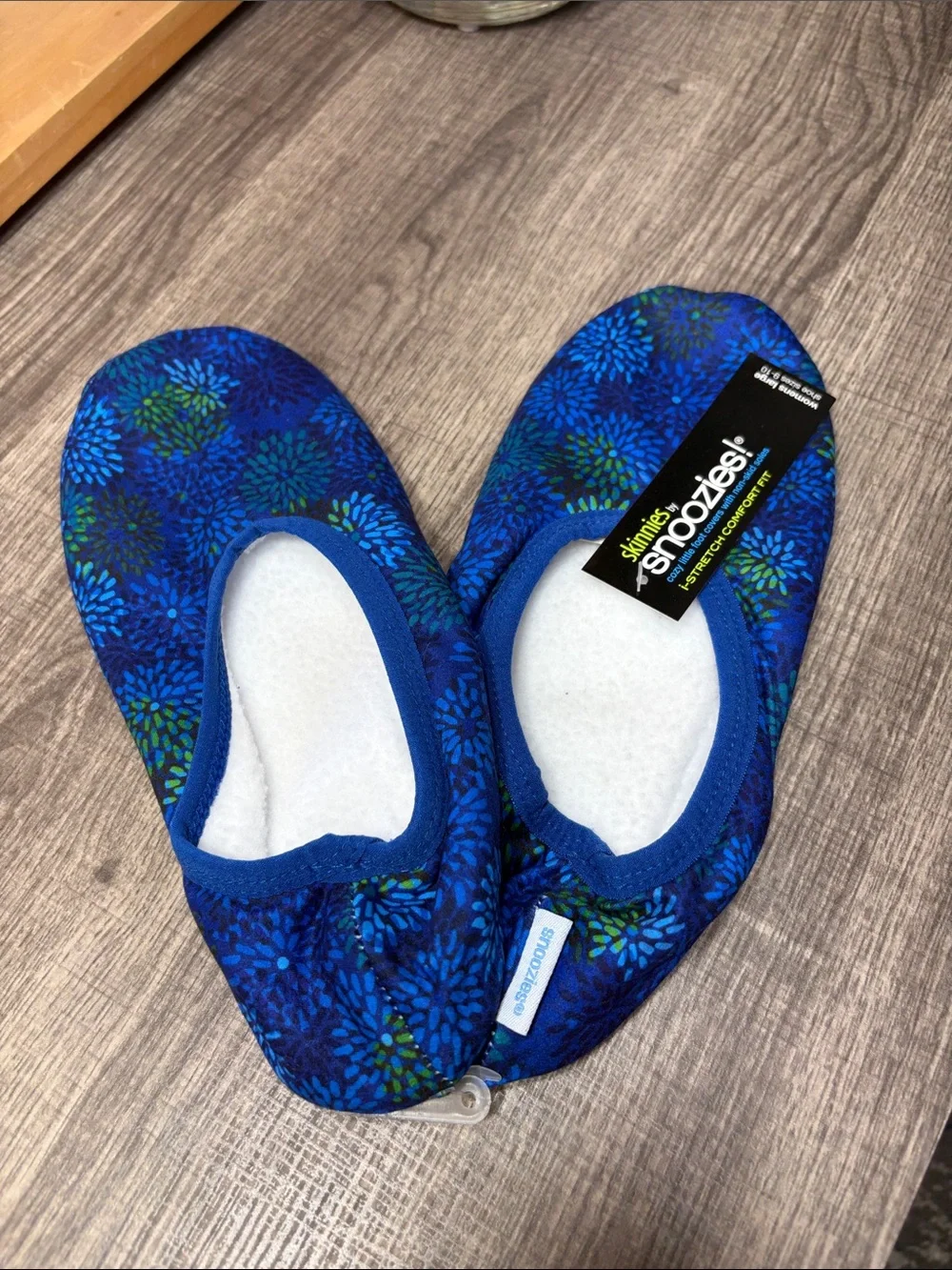 🍍5 for $30🍍 Skinnies by Snoozies Women Blue Foot Covers with Non-Skid Soles